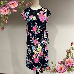 Maternity scoop neck short sleeve knee length dress size medium
